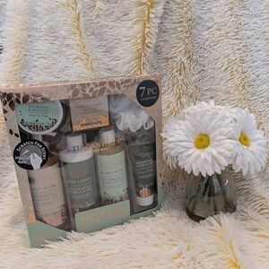 ❣️Tuscan Hills Bath & Body Total Care Gift Set Spearmint 7 Piece Collection❣️